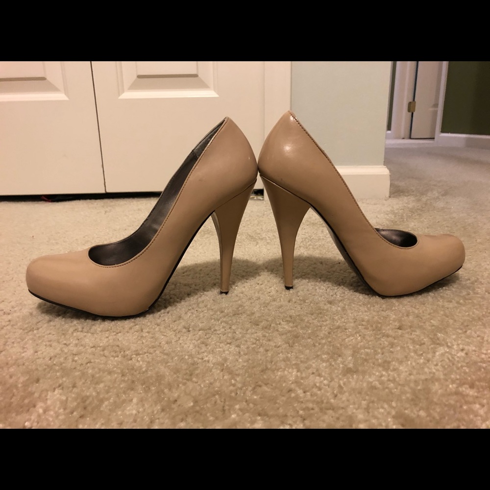 Steve Madden patent pumps